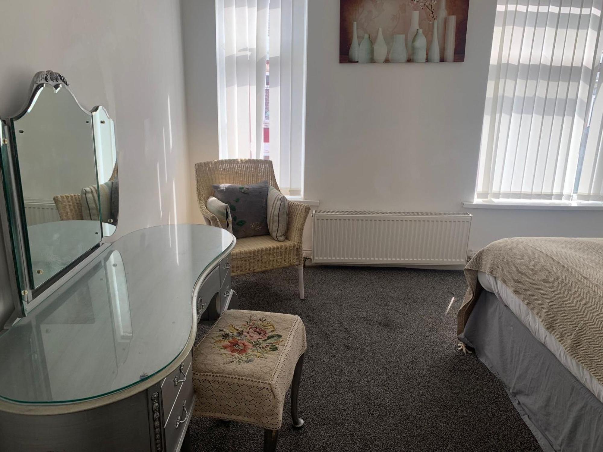 Gorgeous Stylish Cheri Victorian House In Holiday home