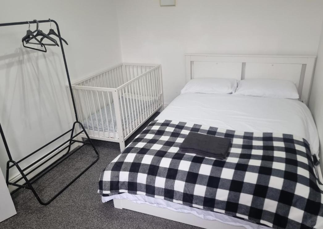 Gorgeous Stylish Cheri Victorian House In Holiday home Manchester